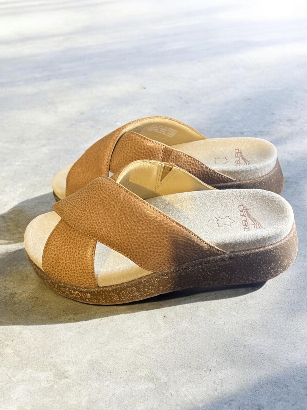 dansko Women's Bridget platform wedge slide sandals honey distressed Leather 40